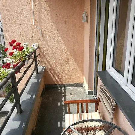 Helena Apartment *