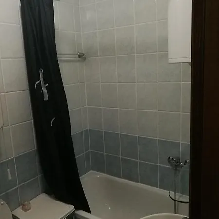 Helena Apartment *